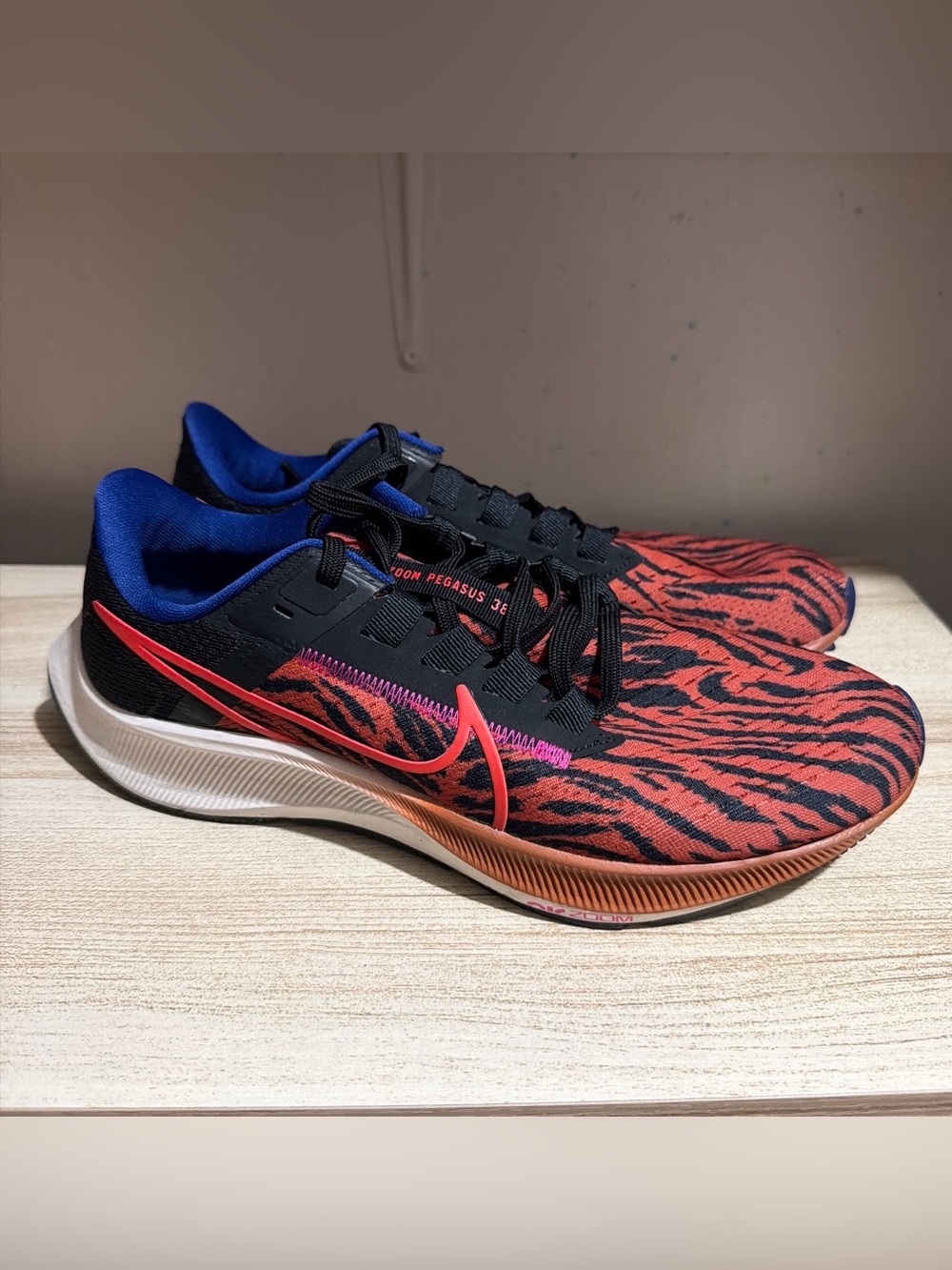 Nike 🔥 Women’s Running Shoes in Red, Black & Blue